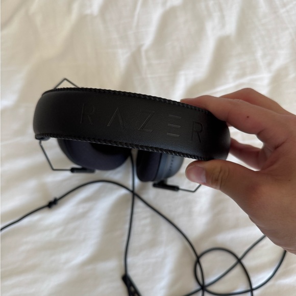 Razer Black and Green Gaming Headset with Padded Comfort - Picture 4 of 5